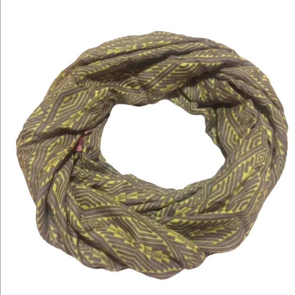 Theodora & Callum Infinity Scarf